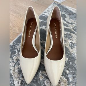 Donald Pliner cream short heels size 8